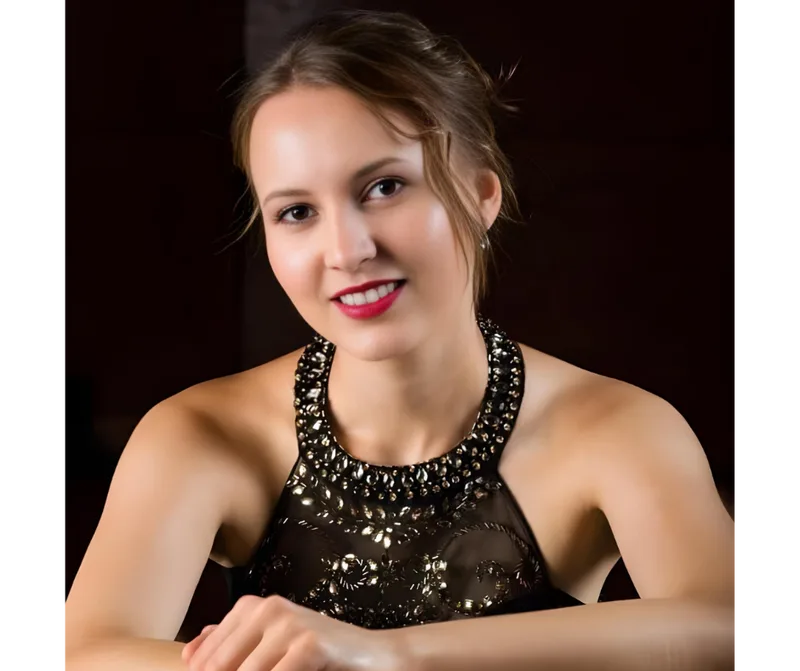 Elena Victoria Nezhdanova, D.M.A.
